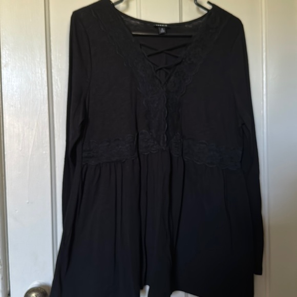 Torrid Black Long Sleeve Blouse 0 - Picture 1 of 3